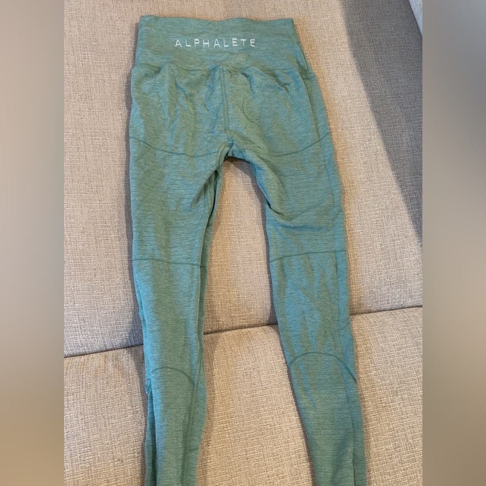 ALPHALETE Green Leggings - Size Small